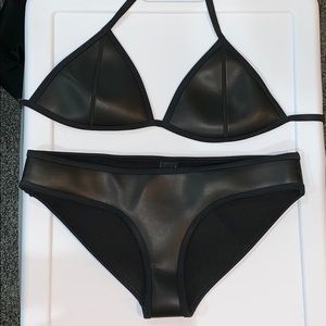 Medium leather triangl suit